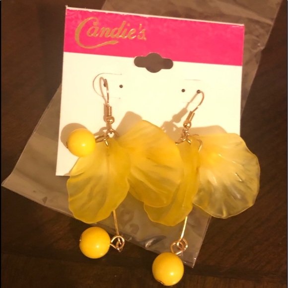 Candie's Jewelry - Candies 🍭 canary Yellow Earrings